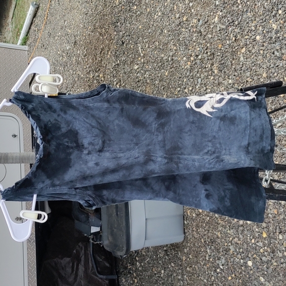 Adorable cross front tank top by Gypsy 05... - Picture 2 of 3